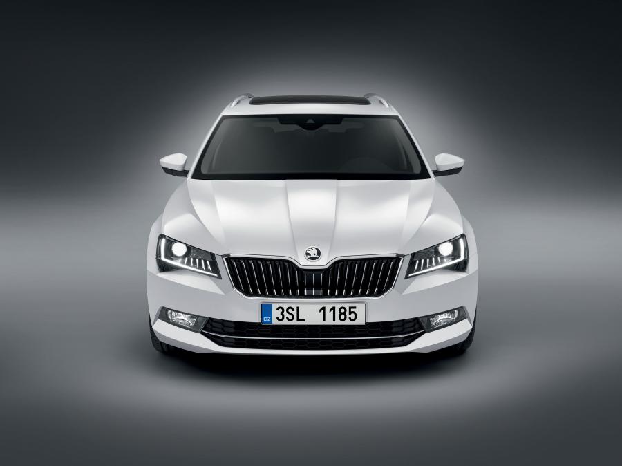  Skoda Superb Combi 2015 года  (фото 19 из 29)